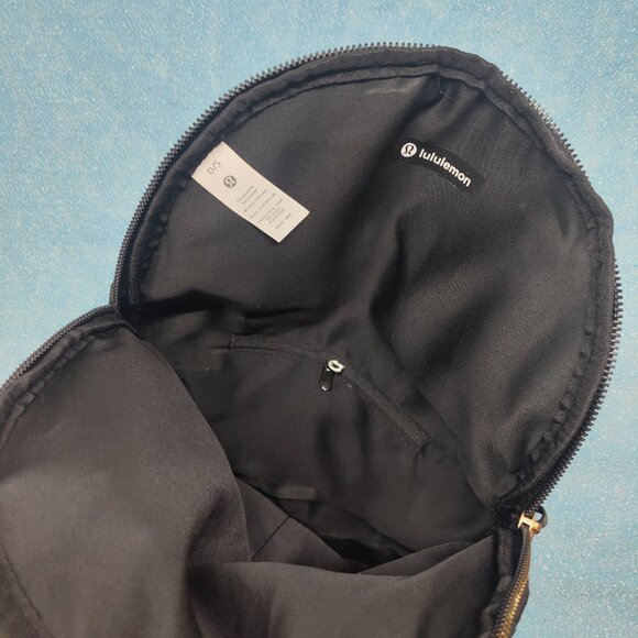 Lululemon Festival Bag 5L • Black/Gold • New - Picture 7 of 8